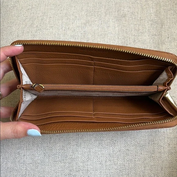 Michael Kors Tan Leather Wallet with Gold Accents - Picture 3 of 5